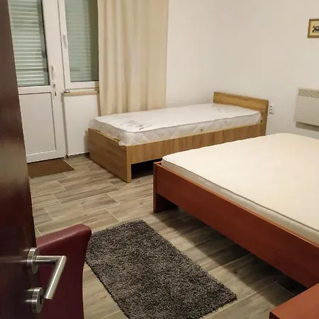 Apartments Maricic 200 Meters From The Beach Novi Vinodolski Exterior foto