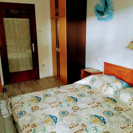 Apartments Maricic 200 Meters From The Beach Novi Vinodolski Exterior foto