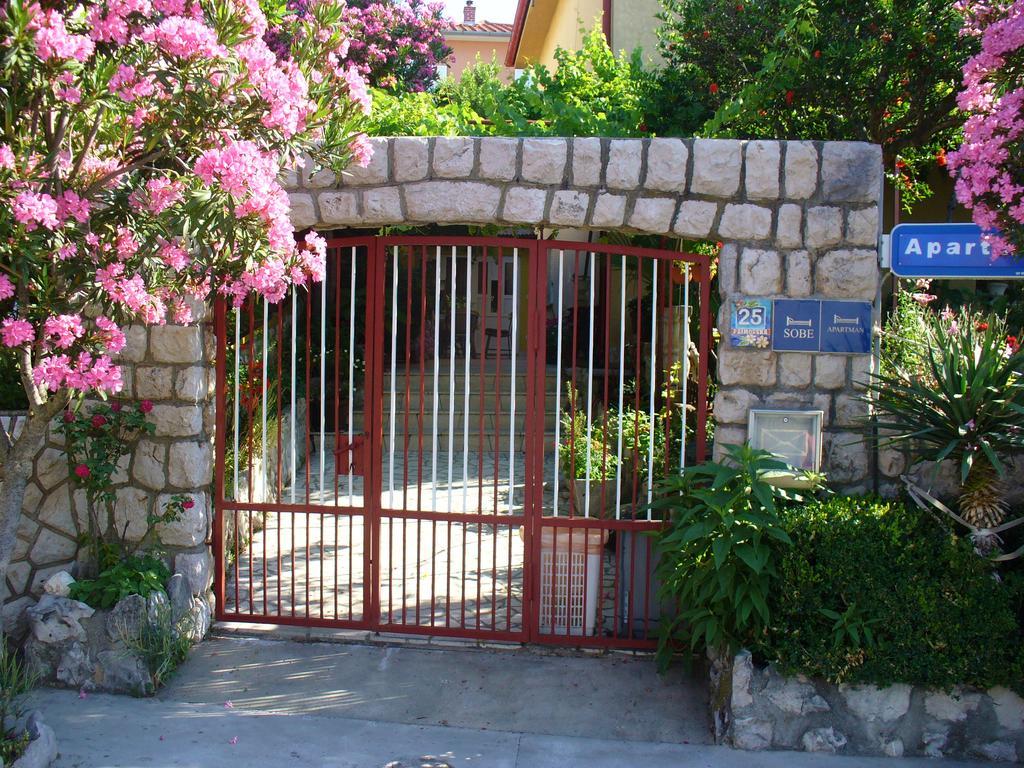 Maricic 200 Meters From The Apartment Novi Vinodolski