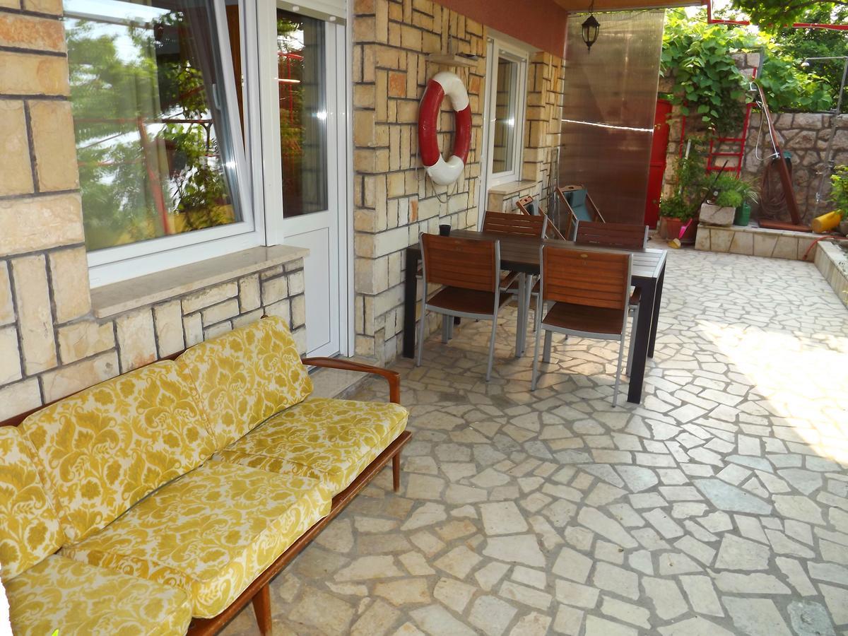 Apartment Maricic 200 Meters From The *